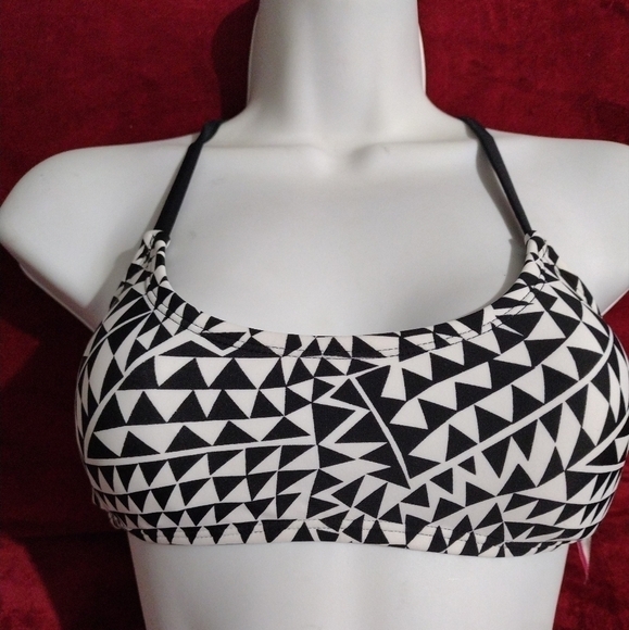 XHT‎ back and white bikini top - Picture 1 of 5